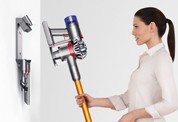 Пылесос Dyson V8 Absolute+: Удобная док-станция